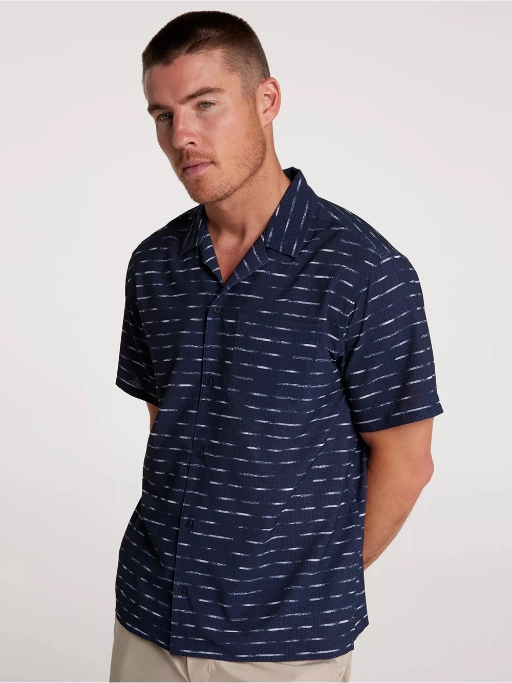 NWT VRST Mens Medium Performance Resort Shirt Button Down Blue UV Protection